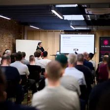 Jacek presenting at the NN1 Dev Club #12